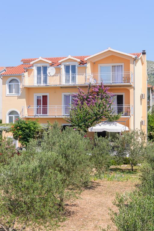 Apartments Grgic Trogir Exterior photo