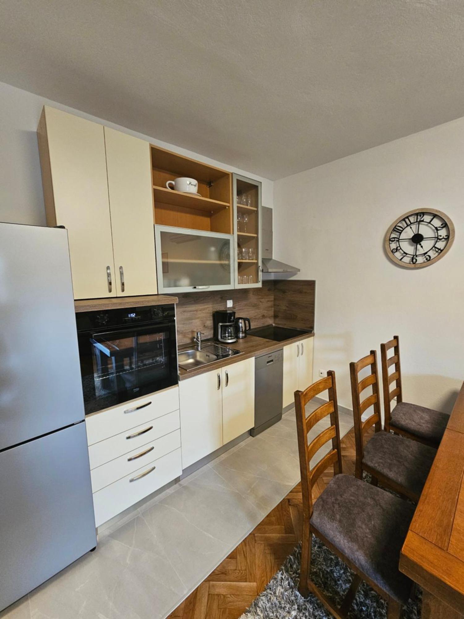 Apartments Grgic Trogir Exterior photo