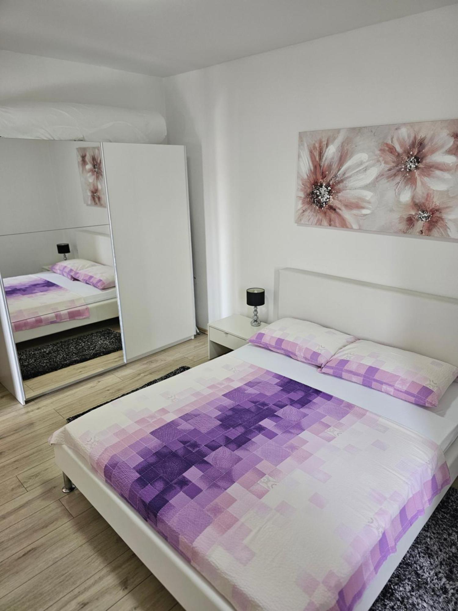 Apartments Grgic Trogir Exterior photo