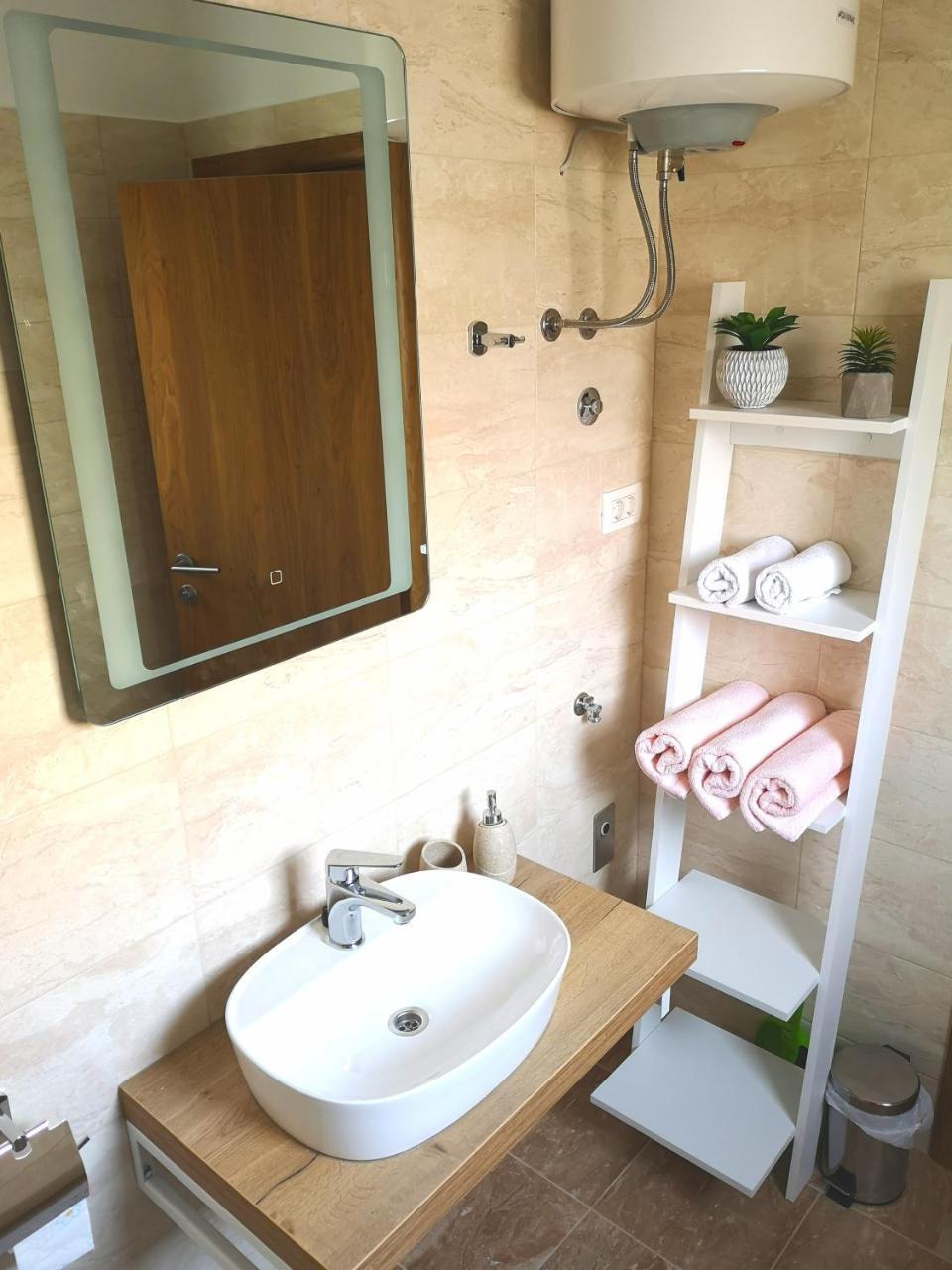 Apartments Grgic Trogir Exterior photo